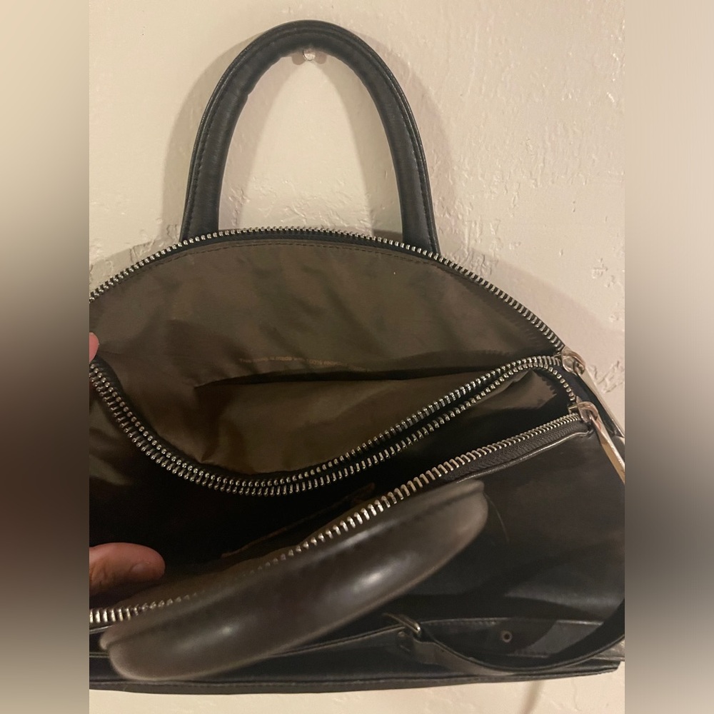 Vegan and Canadian Made, briefcase style - Picture 3 of 4